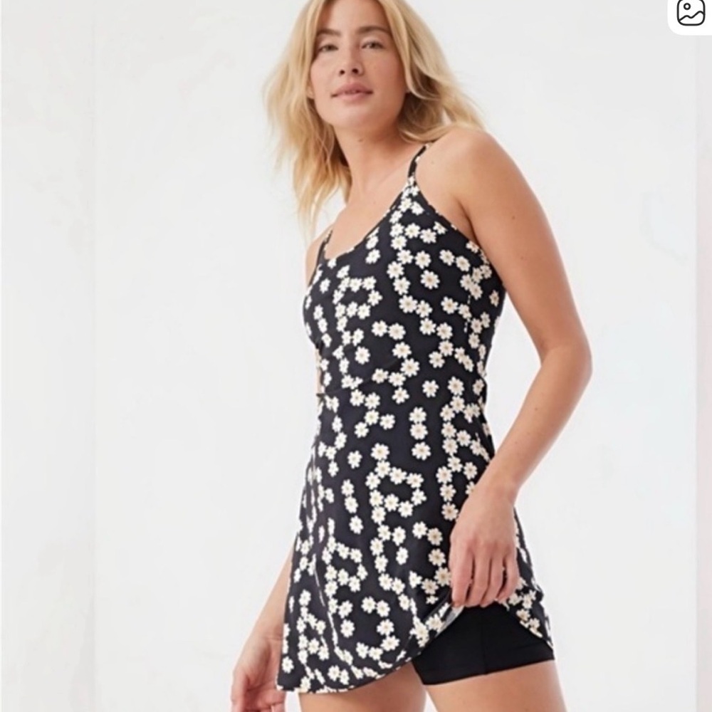 Outdoor Voices Daisy Chain Exercise Dress